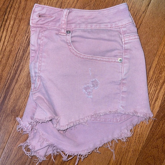 American Eagle Outfitters Size 6 Stretch Ripped Pink Jean Shorts - Picture 4 of 4